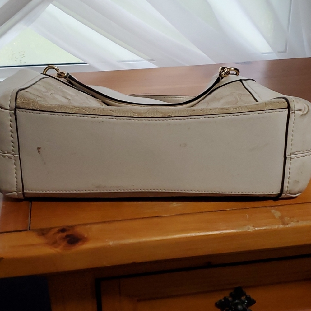 Coach Shoulder - Picture 4 of 6